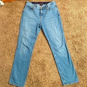 LEVI’S Perfect Waist 525